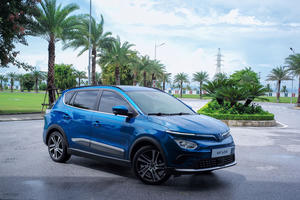 Khách mua xe điện VinFast: Chưa từng nghĩ sở hữu ô tô “nhẹ đầu” đến thế