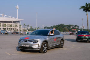 Đoàn xe VinFast đi Tây Tạng lăn bánh: VF 8 chịu "nhiệt" chặng đường 16.000km thế nào? Sạc ở đâu?