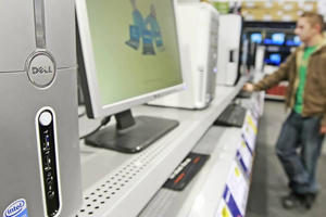 Doanh số bán PC trên toàn cầu giảm do người dùng thắt chặt chi tiêu