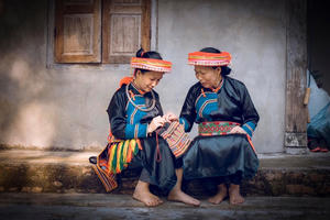 Bổ sung chính sách chi thăm hỏi một số đơn vị, cá nhân là người dân tộc thiểu số