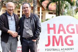 Làm ăn khó khăn, bầu Đức đang chi bao nhiêu cho học viện bóng đá?