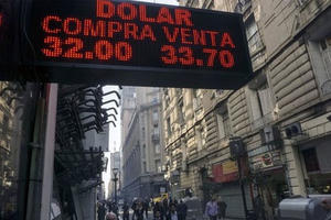 5 đồng tiền đang mất giá nhiều nhất