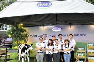 Vinamilk tham gia tư vấn cho sinh viên trong "Ngày hội việc làm Bách khoa 2017"