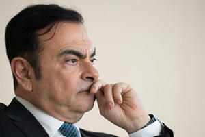 Carlos Ghosn từ chức Chủ tịch, CEO Renault