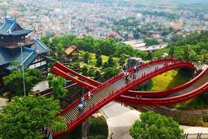 Đi tìm cây cầu tình yêu lãng mạn trong phim "Cả một đời ân oán"