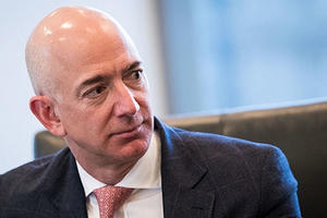 Thức dậy trong nỗi sợ hãi: Yêu cầu "oái oăm" của ông chủ giàu nhất thế giới dành cho nhân viên