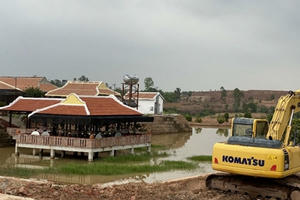 Đại gia” phá rừng xây “biệt phủ”, chính quyền ở đâu?