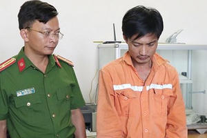 Bắt kẻ vận chuyển 10.000 viên ma túy tổng hợp và 1kg ma túy đá