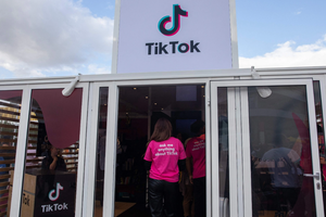 TikTok chuẩn bị mở TikTok Shop tại Mỹ để cạnh trạnh với Amazon trên sân nhà