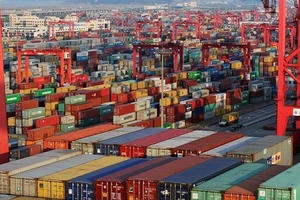 Cán cân thương mại hàng hóa thâm hụt 100 triệu USD trong tháng 8