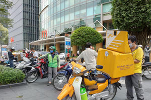 Hà Nội cấp phép hoạt động cho gần 8.800 shipper