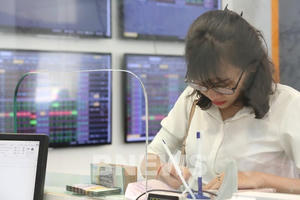 Bộ Tài chính nói gì về việc công ty chứng khoán "biến tướng" huy động vốn?