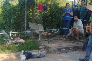 Kinh hoàng phát hiện bé sơ sinh đã tử vong, miệng bị nhét giấy