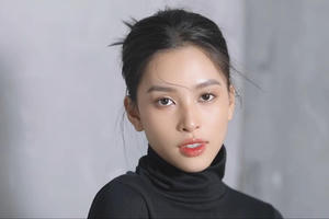 Hoa hậu Tiểu Vy gây "sốt" với nhan sắc trong trẻo tựa nàng thơ