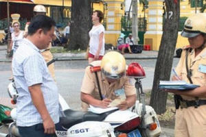Nộp phạt vi phạm giao thông: mất 3 phút online, trả kết quả tận nhà