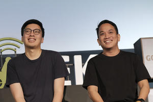 Hai nhà sáng lập làm nên lịch sử thương vụ sáp nhập bom tấn, tạo ra doanh nghiệp chiếm 2% GDP Indonesia