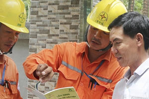 Bộ Công thương lập đoàn kiểm tra tăng giá điện: Chuyên gia nói gì?