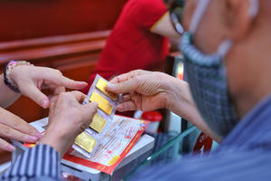 Giá vàng SJC đảo chiều giảm giá 600.000 đồng/lượng