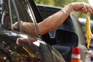 "Tịch thu phương tiện" thế nào khi vứt rác, vệ sinh nơi công cộng?