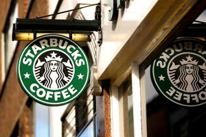 Fortune: Starbucks bị cáo buộc chiếm dụng 900 triệu USD của khách hàng suốt 5 năm