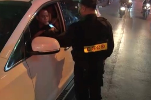 Hà Nội: Lực lượng CSGT xử lý vi phạm nồng độ cồn đảm bảo ATGT