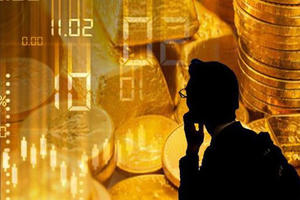 Một tháng liên tục lập đỉnh mới của giá vàng