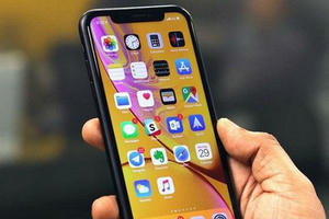 Người dùng smartphone cứ 3 năm thay “dế” một lần, chủ yếu do ngại giá bán ngày càng đắt đỏ