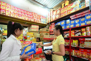 Cửa hàng tạp hóa truyền thống bi quan về tương lai