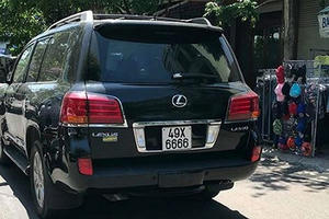 Lái xe tông vào đám tang bị cấm xuất cảnh