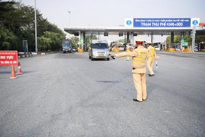 Từ 1/8: Tổng kiểm soát xe khách, xe container