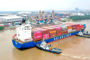 Xếp dỡ Hải An (HAH) dự chi 46 triệu USD để mua thêm tàu container