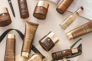 Mỹ phẩm DeAura và nghệ thuật ‘’dối lừa’’ của phụ nữ