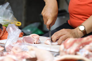 Thịt heo giá cao còn kéo dài