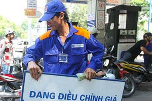 15h chiều nay, giá xăng tăng 350 đồng/lít