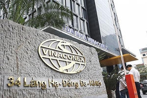 Nợ gấp gần 1,7 lần vốn chủ sở hữu: Tại sao cổ phiếu Vinaconex vẫn đắt khách?