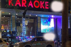 Chủ quán ở Hà Nội 'sốc' khi cảnh sát phạt nặng lái xe uống rượu bia