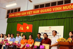 Doanh nhân Nguyễn Hoàng Sang tham dự ngày hội Đại đoàn kết toàn dân tộc