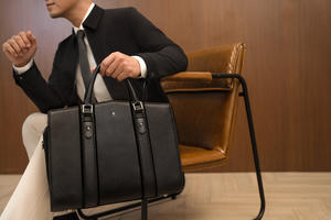 Aristino và hành trình “Tiếp nối huyền thoại” qua Bộ sưu tập đồ da độc đáo