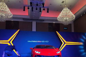 Lamborghini Huracan EVO chính hãng chào hàng đại gia Campuchia