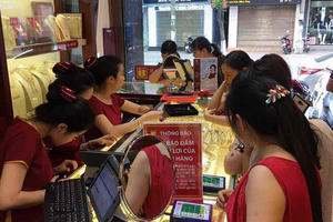 Giá vàng hôm nay 21/9: Bất ngờ vọt 'đỉnh', có thể chốt lời ngay bây giờ