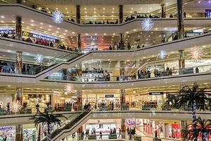 Cửa hẹp sinh tồn của các trung tâm thương mại