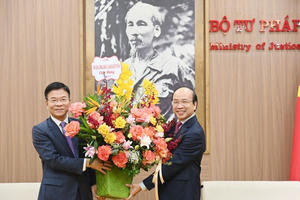 Thứ trưởng Phan Chí Hiếu làm Chủ tịch Viện Hàn lâm Khoa học xã hội Việt Nam