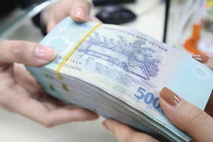 Ngân hàng tăng lãi suất huy động sẽ tác động vay sản xuất thế nào?