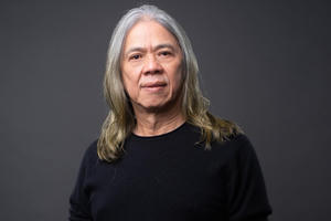 Doanh nhân Indonesia trở thành tỷ phú ở tuổi 68 sau khi thành lập công ty dữ liệu tăng trưởng 10.000%