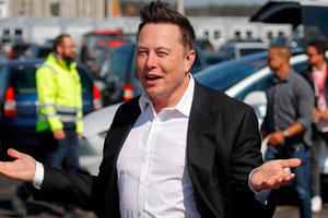 Cổ phiếu Tesla tiếp tục thăng hoa, Elon Musk trở thành tỷ phú đầu tiên sở hữu tài sản hơn 300 tỷ USD