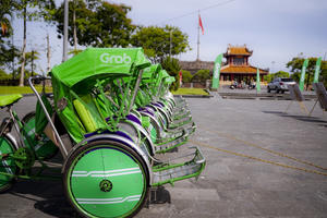 Việt Nam là nước duy nhất có Grab Xích Lô, giá cước 162.000 đồng/giờ tại Huế