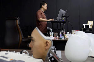 Thế giới 'bán' giấc mộng robot hình người: Sản xuất bất chấp dù 7 năm mới hoàn vốn, có công ty nhắm làm 12.000 mẫu/năm