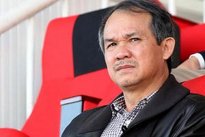 “Thăng hoa” với bóng đá, bầu Đức vẫn “đau đầu” với túi tiền sụt giảm