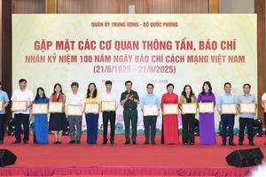 Báo Pháp luật Việt Nam nhận bằng khen của Bộ trưởng Bộ Quốc phòng