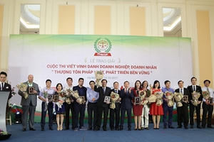 Chủ tịch Think Big Group Nguyễn Mạnh Hà được vinh danh tại đêm tiệc doanh nhân